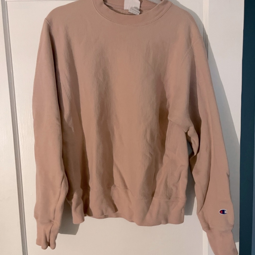 Peach crew neck champion sweatshirt. Lightly worn